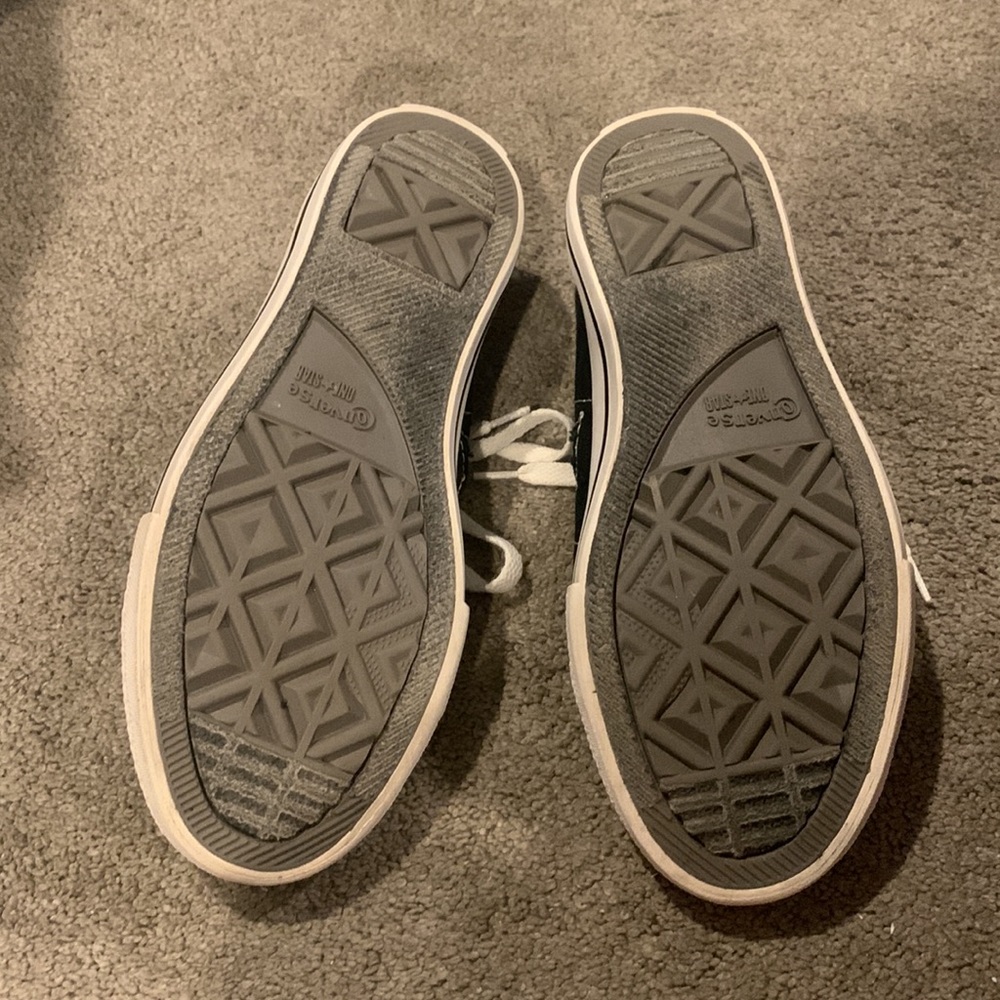 Converse tennis shoes - Picture 5 of 6